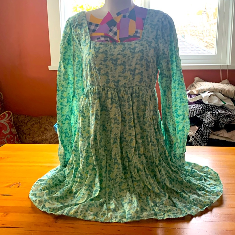 Long sleeve green floral dress